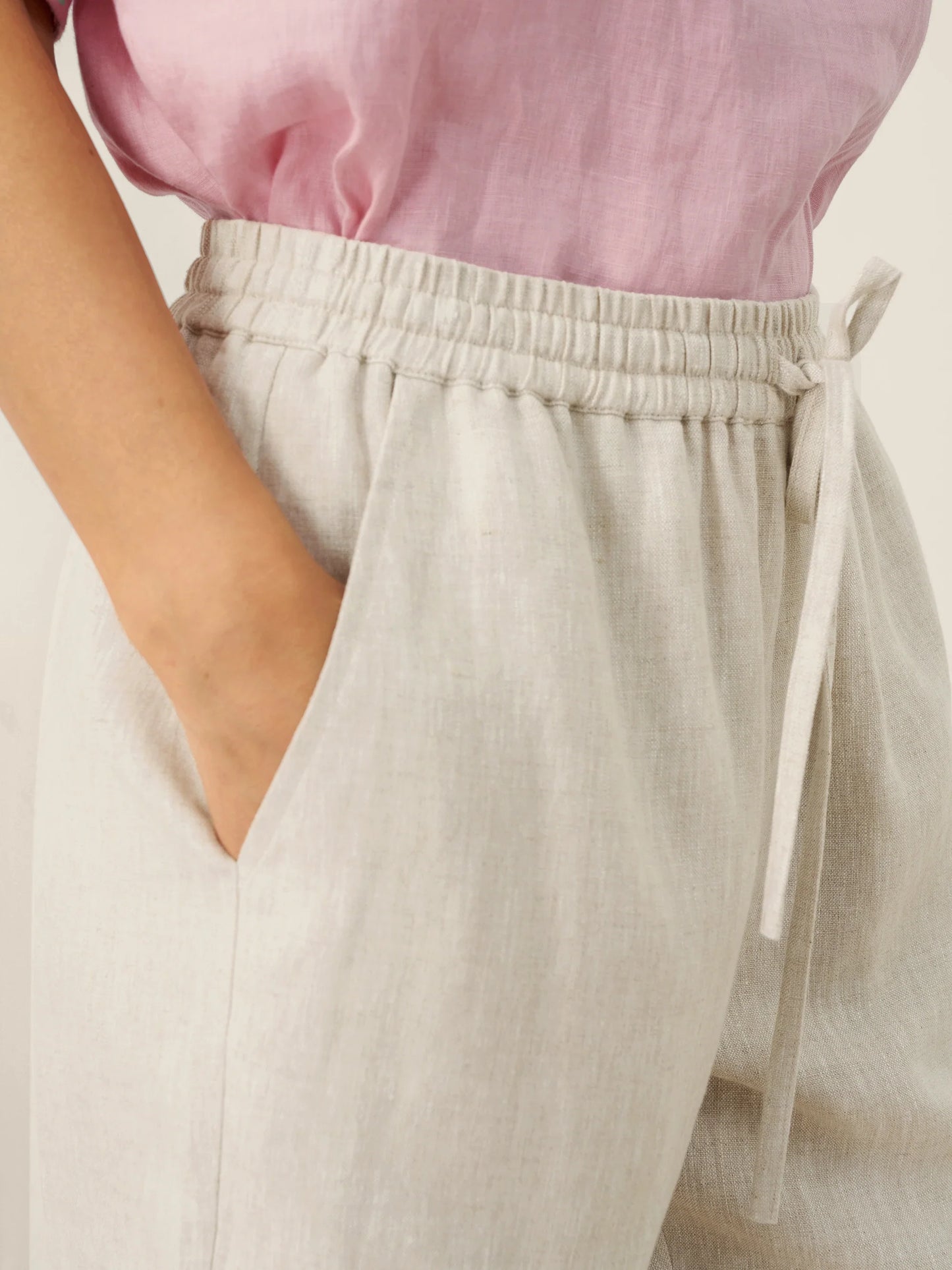 Pantalón corto de lino natural