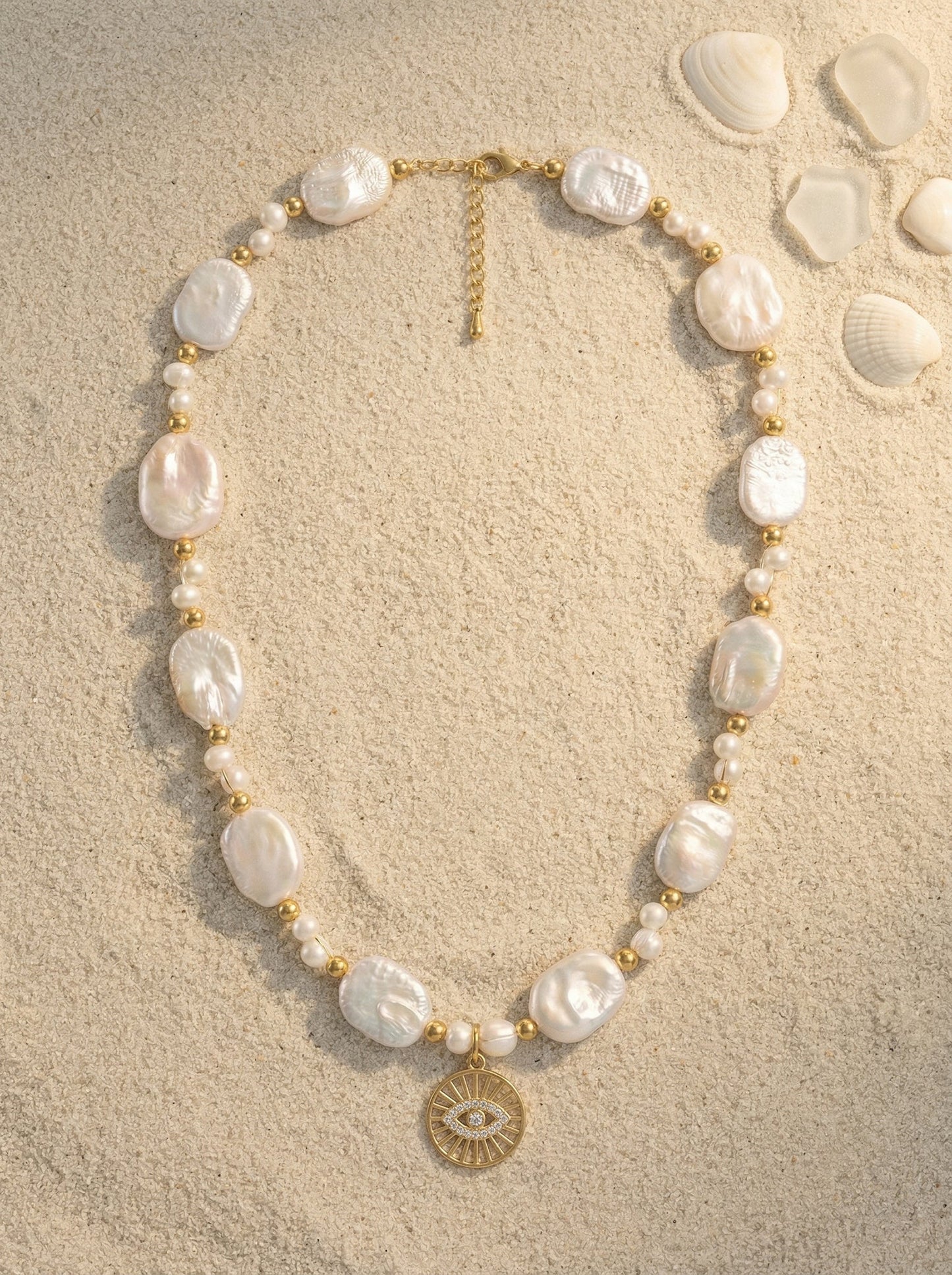 Collar a capas con perlas de corazón