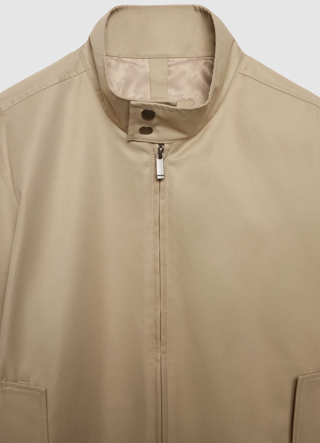 Cazadora Bomber Cuello Alto con Solapa
