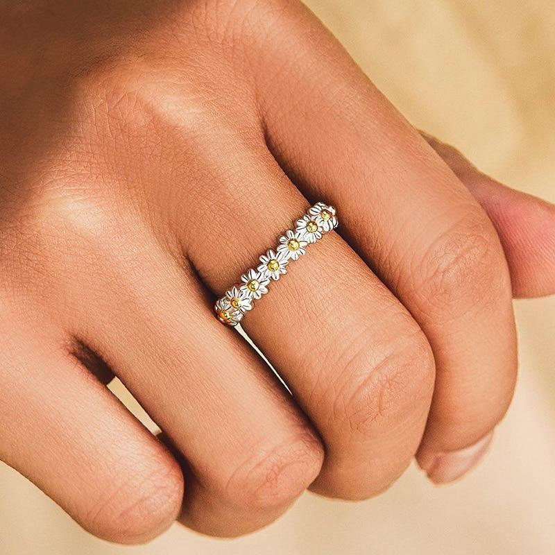 Anillo ajustable con Margaritas