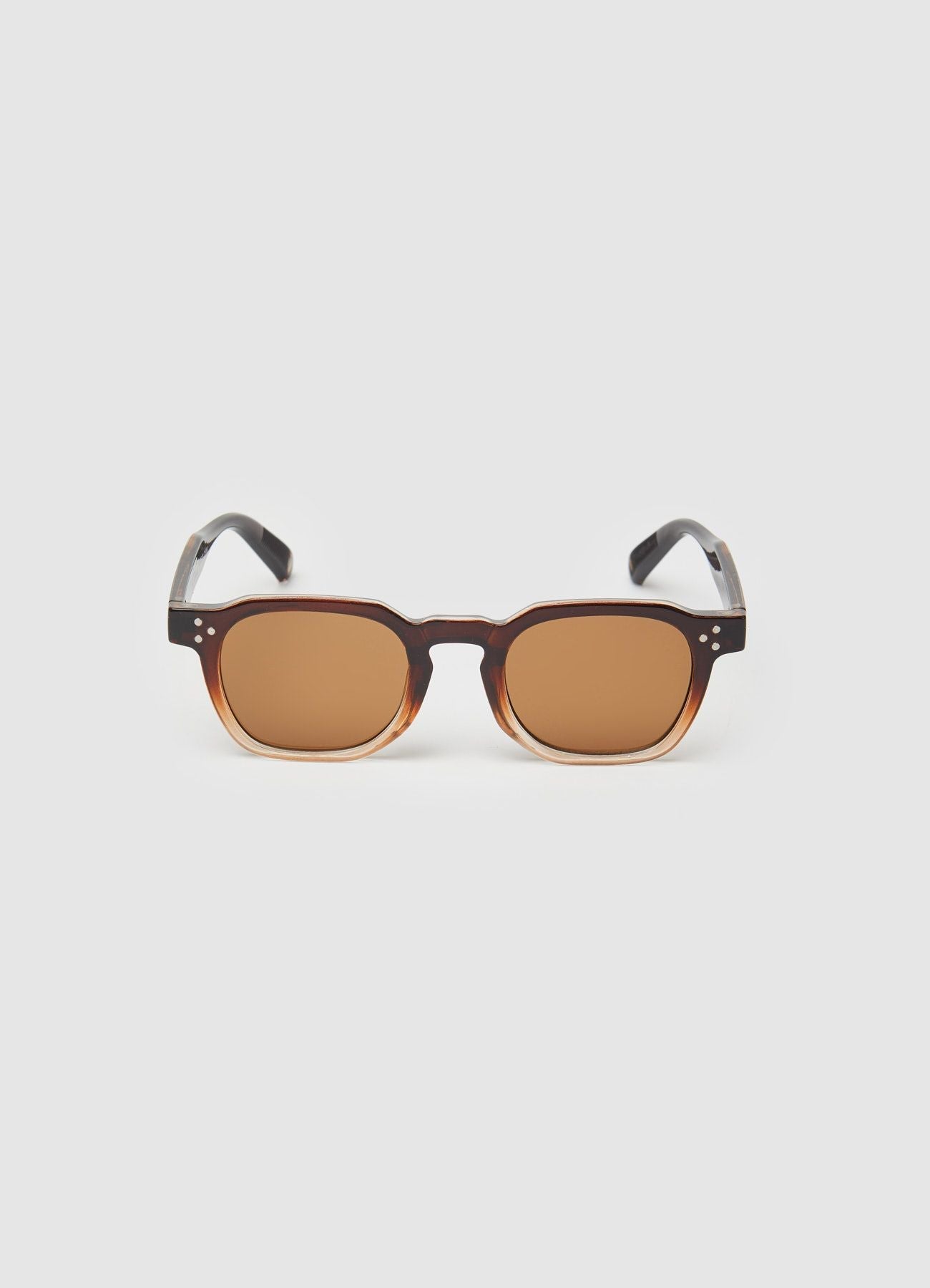 Gafas de sol de estilo wayfarer