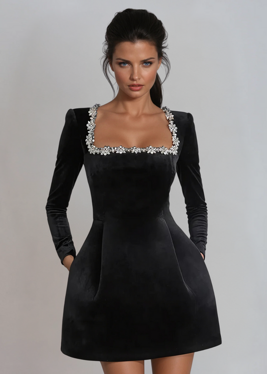 Camila – Vestido Noir Elegance