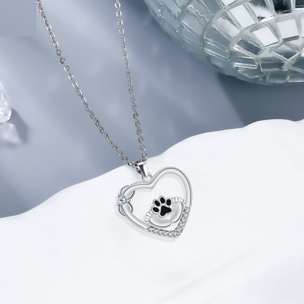 Collar de Huella de Perro con Circonita