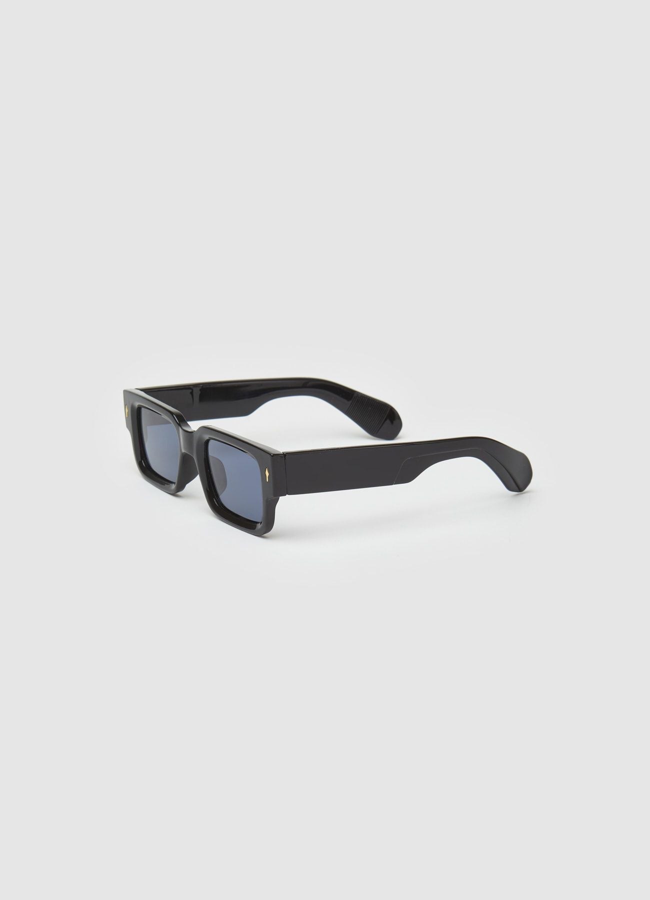 Gafas de sol con montura gruesa
