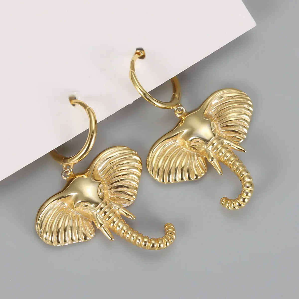 Aretes de Aro con Elefante