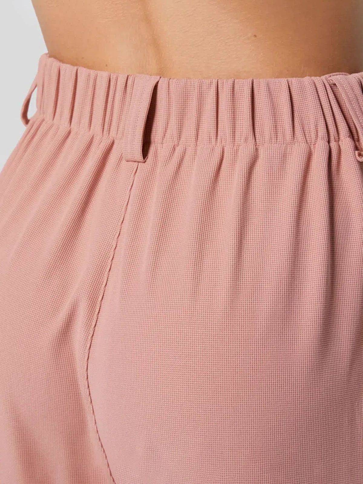 Pantalón de mujer con bolsillos elegantes y corte cómodo – ANNA