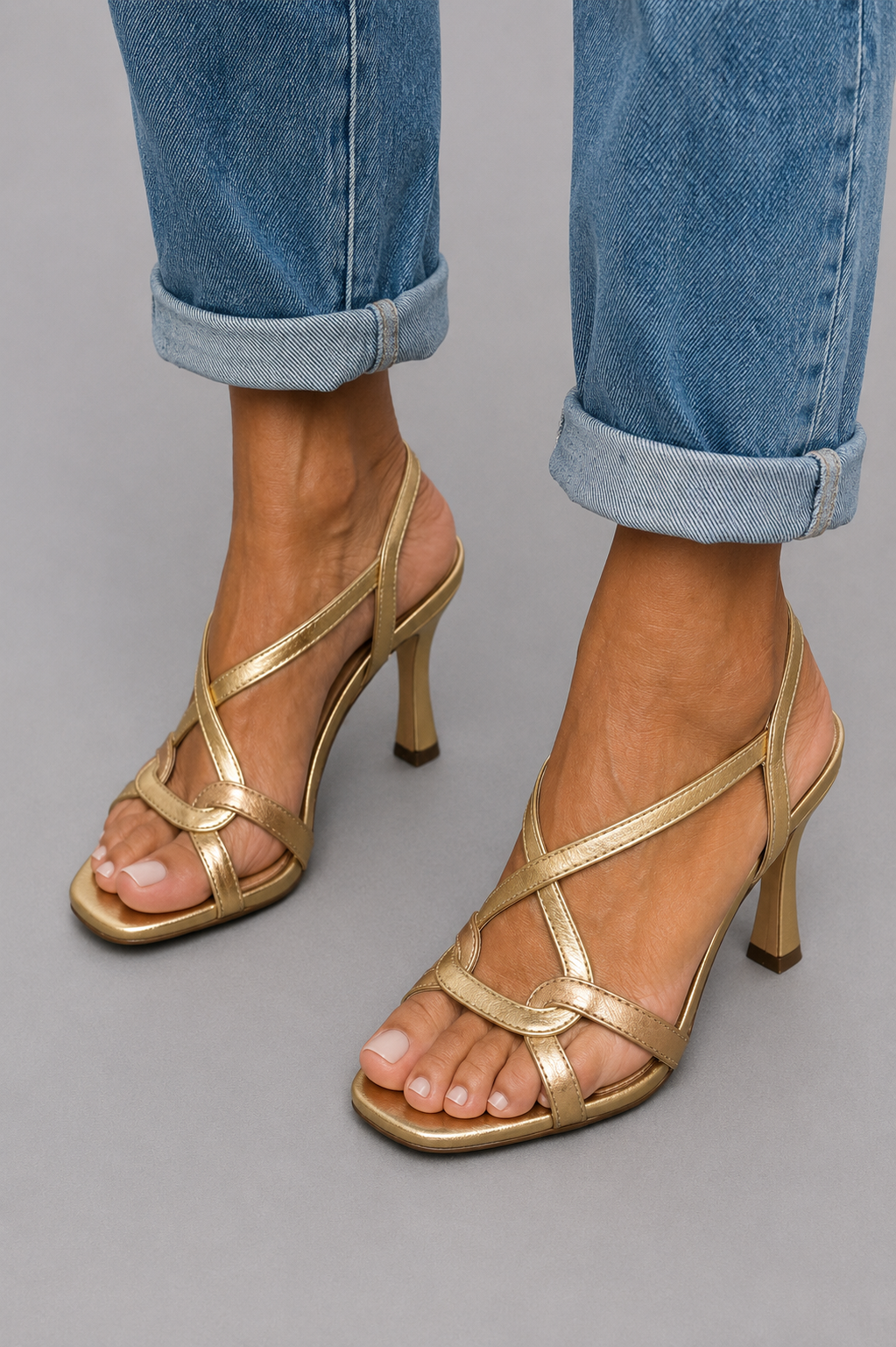 Cassie - Sandalias de Tiras Doradas