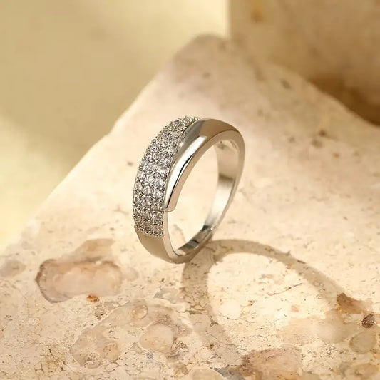 Anillo  con piedras preciosas