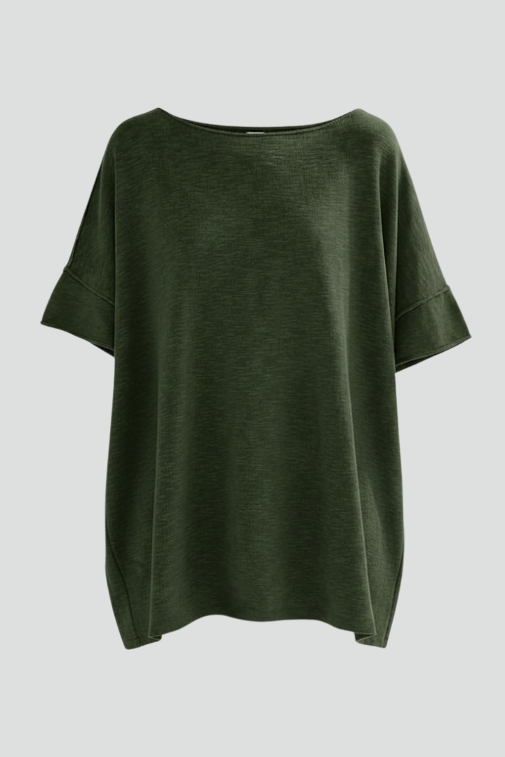 Camiseta de mujer extragrande con cuello redondo y mangas cortas.