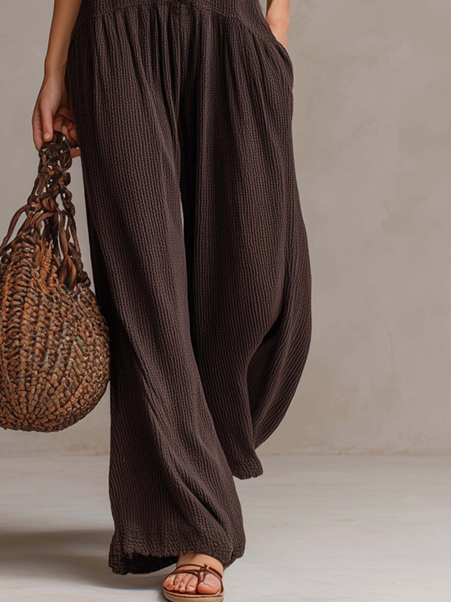 Mono Elegante con Cuello de Volantes