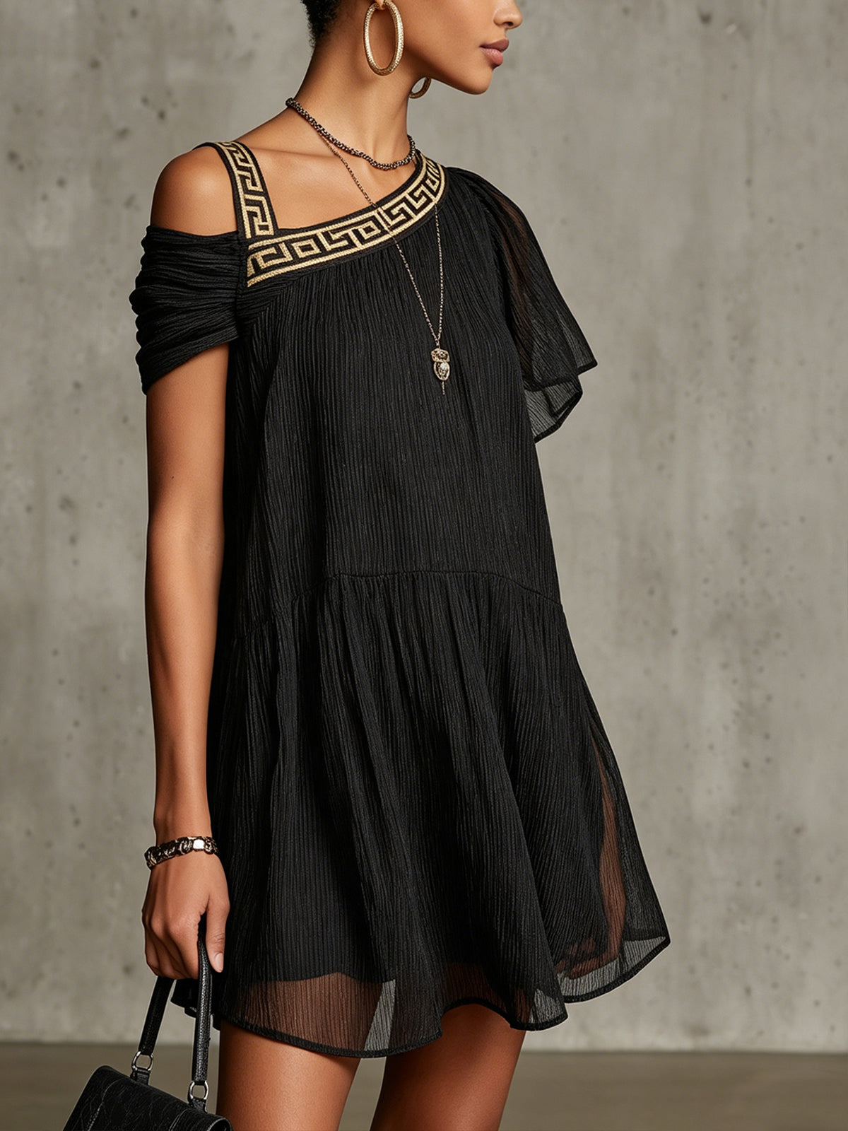 Vestido Mini Asimétrico Negro de Gasa