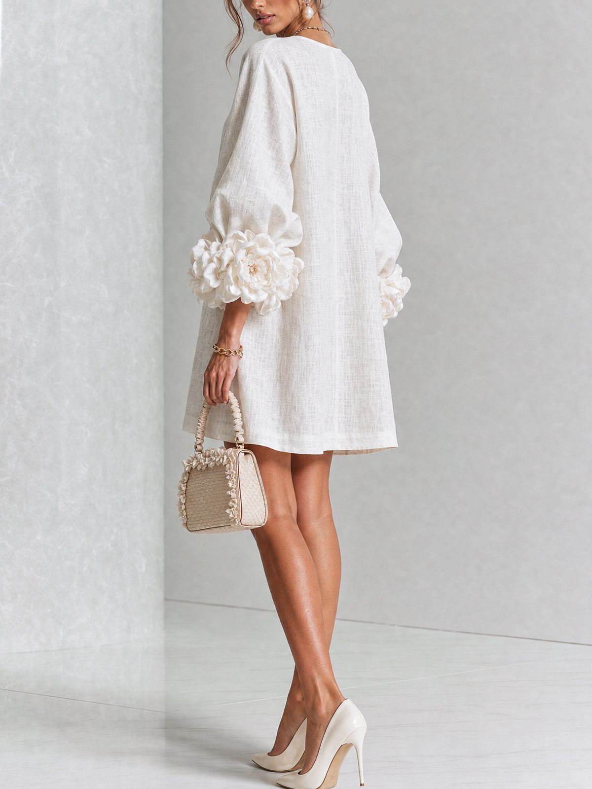 Belén | Minivestido floral blanco con mangas de rosetas