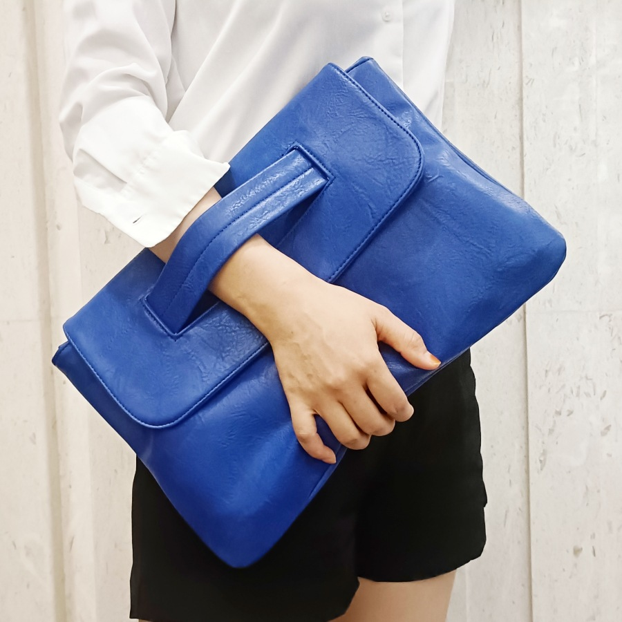 Bolso Clutch de Gran Capacidad con Correa Bandolera y Cierre Magnético