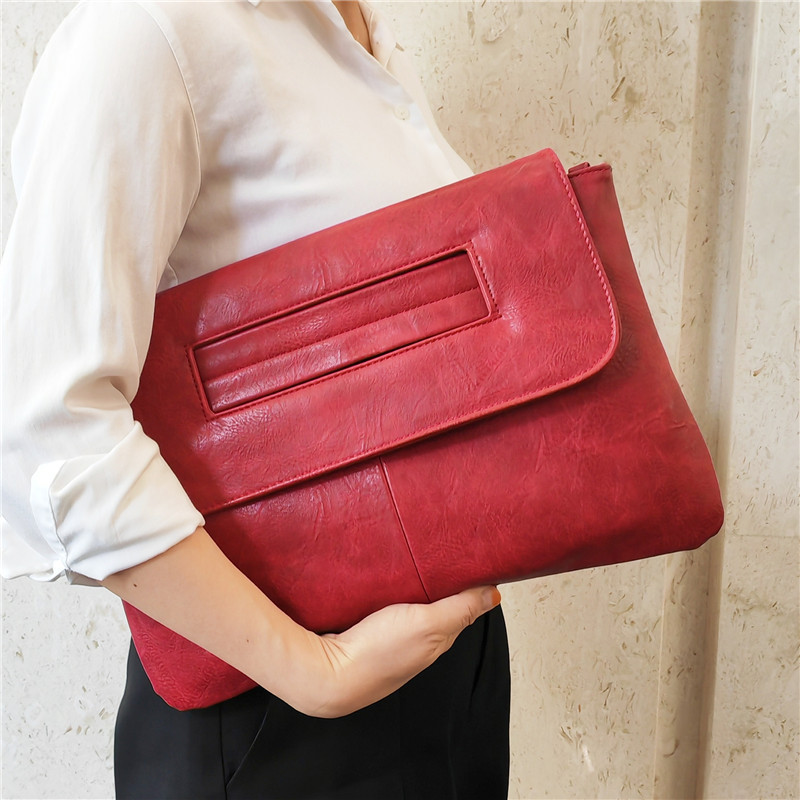 Bolso Clutch de Gran Capacidad con Correa Bandolera y Cierre Magnético