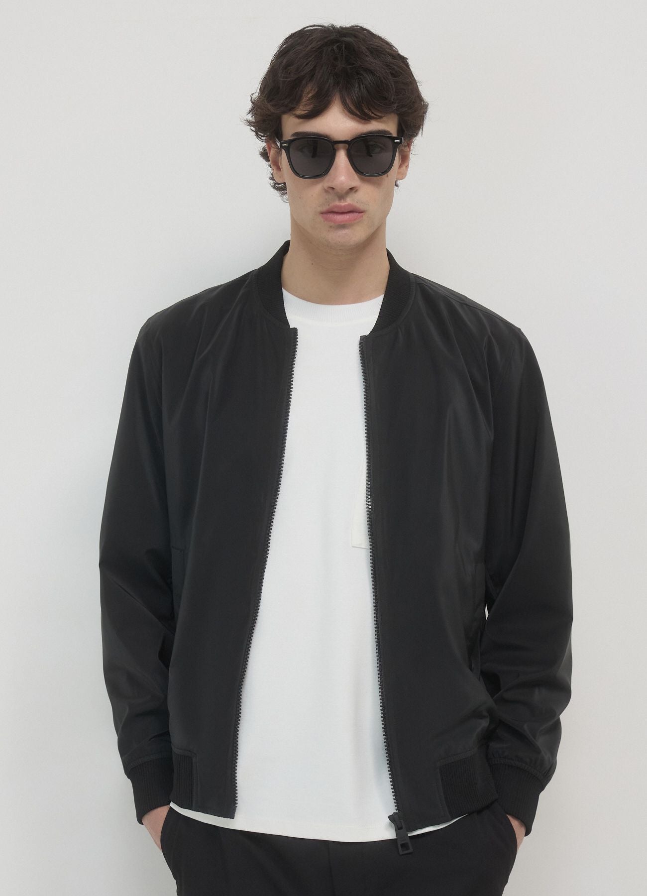 Cazadora Bomber Impermeable Negra