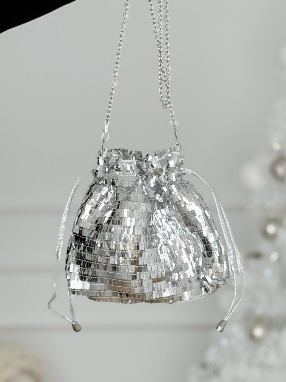 Bolso de mano plateado