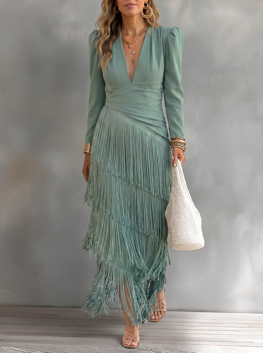 Vestido largo de fiesta con fondo gris texturizado