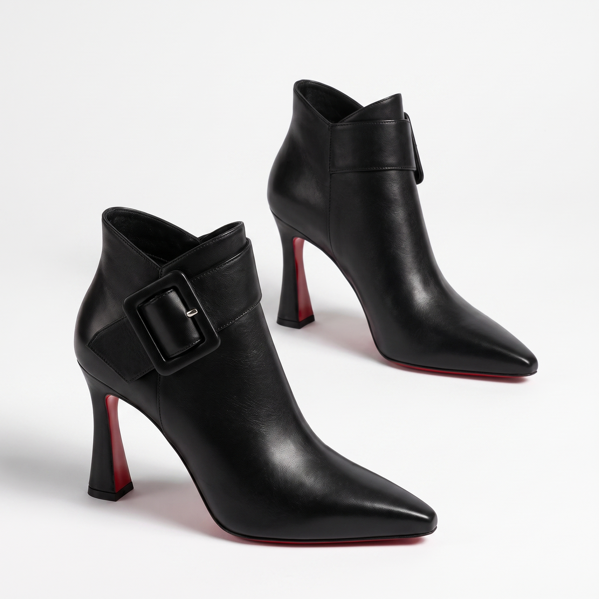 Victoria Botín Elegance Stiletto sobre fondo blanco