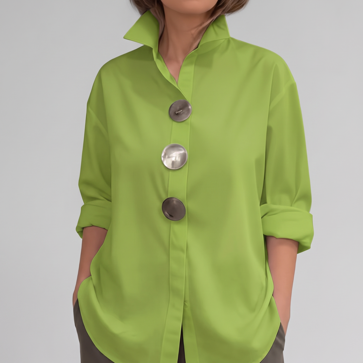 Blusa de Cuello Alto París con fondo gris claro