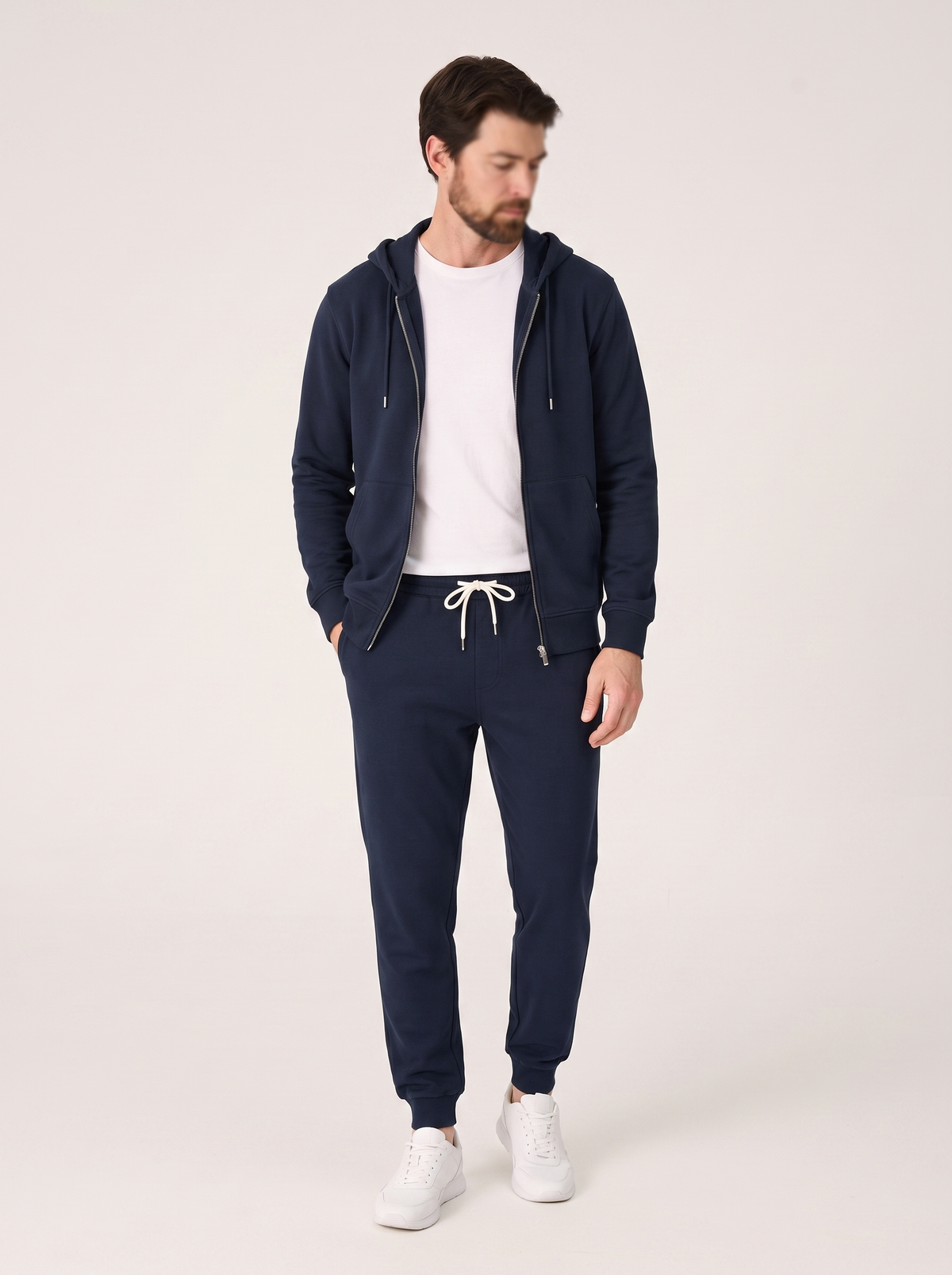 Jogger de Lino Beige con fondo blanco