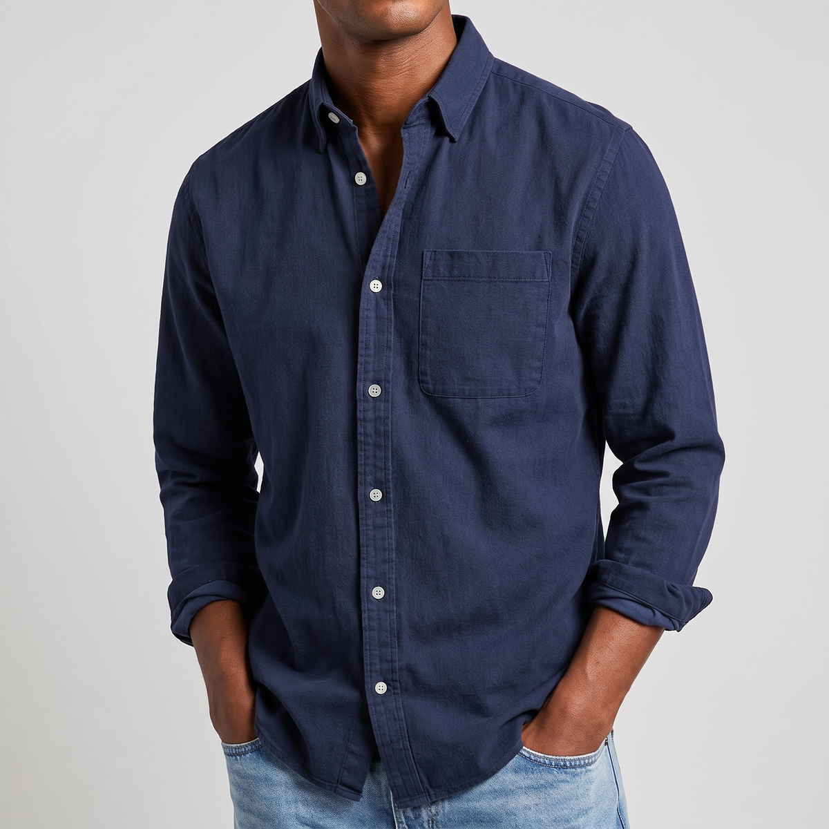 Max Camisa informal con fondo gris claro