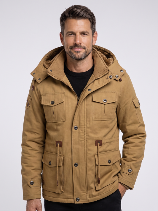 Chaqueta de Sarga Beige Working con fondo claro tipo estudio