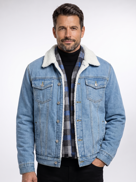 Chaqueta Vaquera Azul Moderna con fondo claro tipo estudio