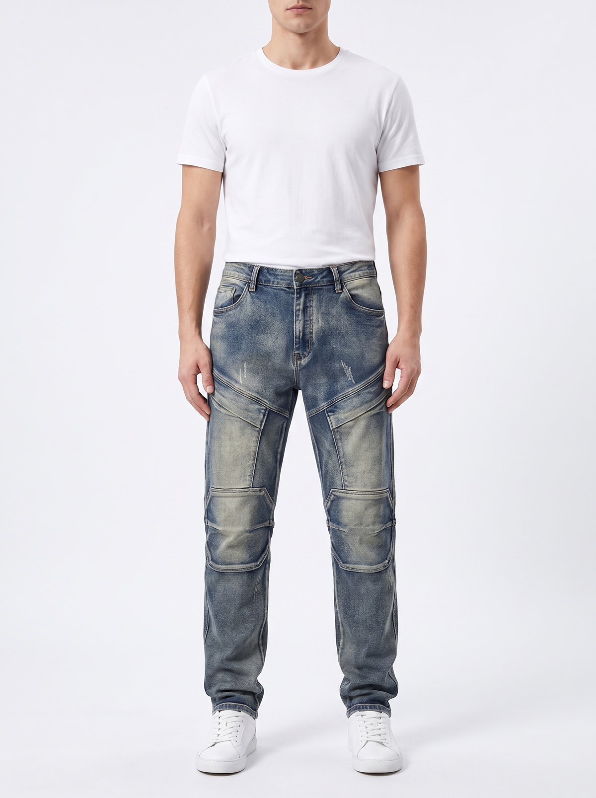 Rocco Straight Jeans con fondo blanco liso