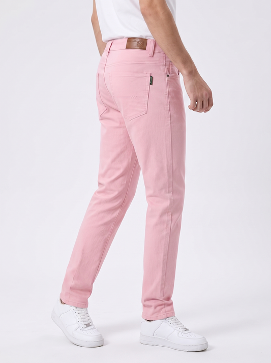 Alessandro Sartori Denim con fondo blanco liso
