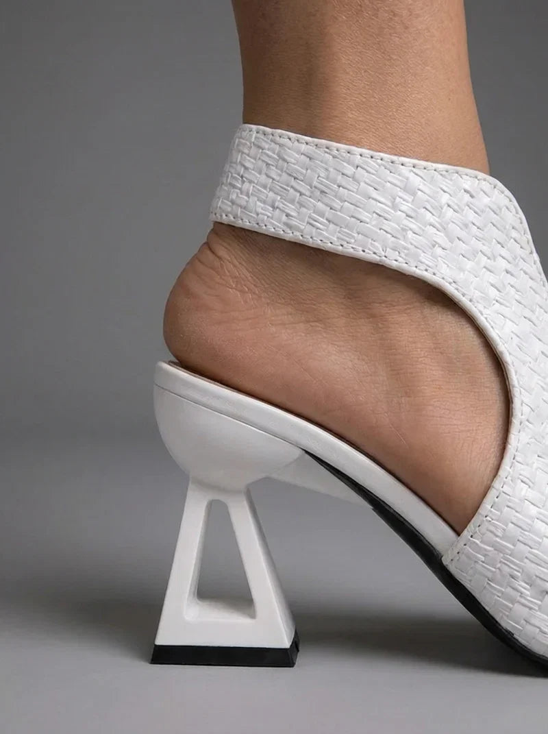 Vittoria | Elegantes sandalias trenzadas